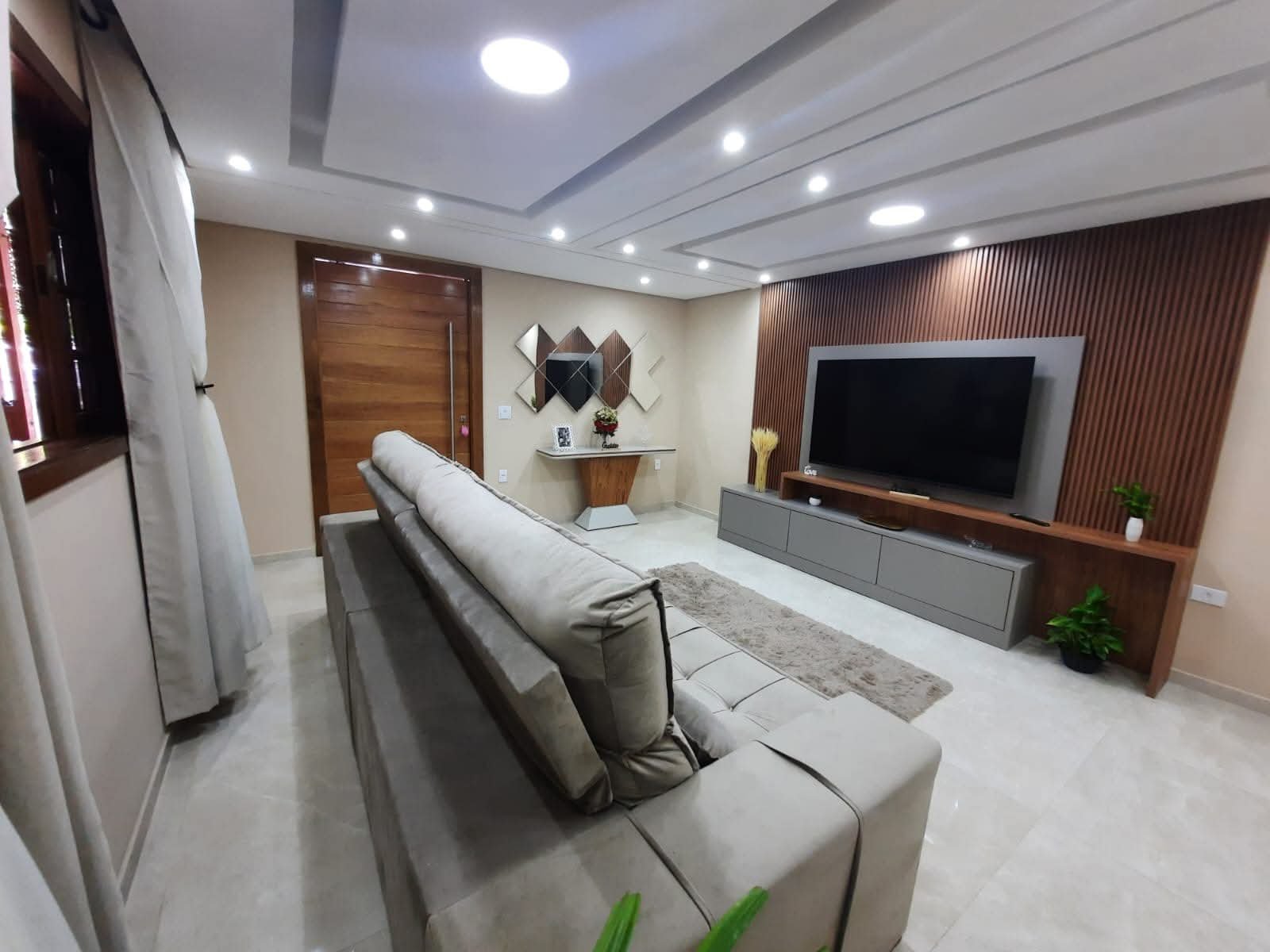 WhatsApp Image 2026-04-05 at 16.52.04